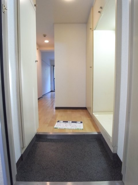 スカイコート世田谷若林 玄関