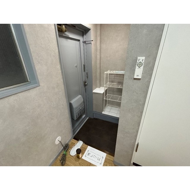 イワモトビル　ホワイトコーポラス 玄関