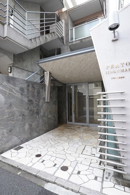 プラトー神宮前1階 エントランス