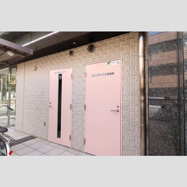 ベース・ブリッジ 敷地内ゴミ庫