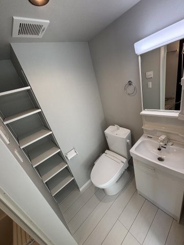 ルミナ境之谷0303号室 トイレ