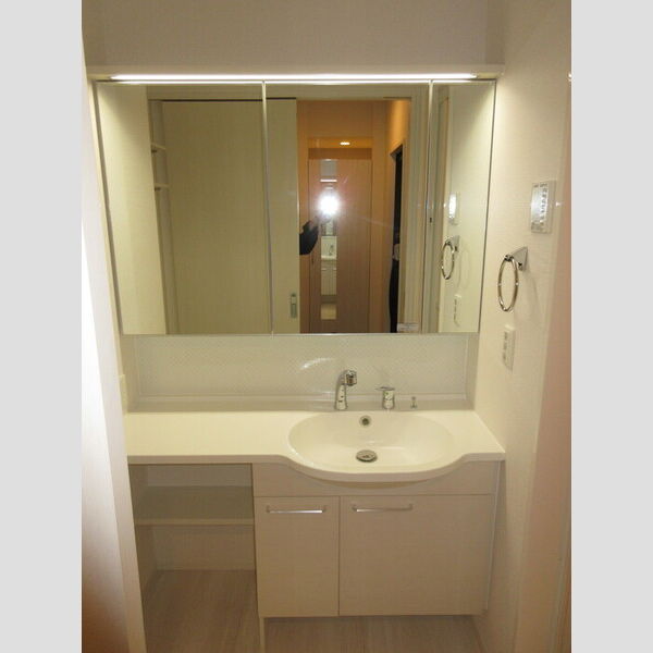 Nanaichi Fiore 洗髪洗面化粧台