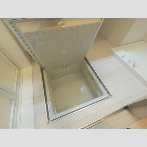 セレスティア大谷田 床下収納