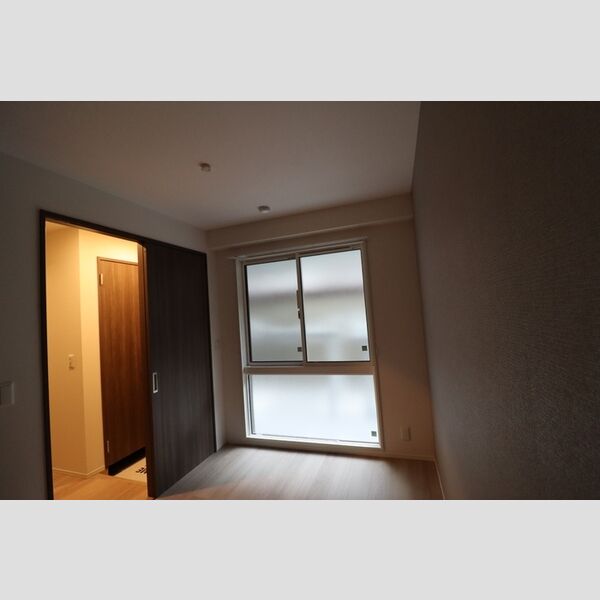 セレスティア白鳥104号室 洋室　約4.1帖