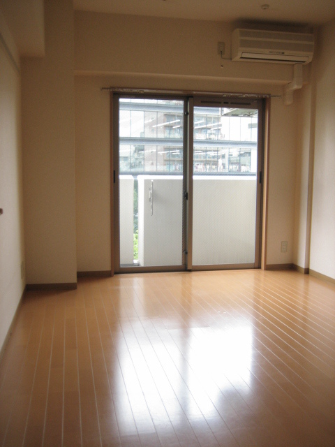 ヴィトレスク 7.1帖洋室