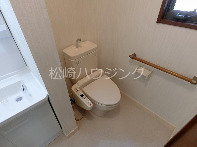 練馬区中村二丁目戸建 トイレ