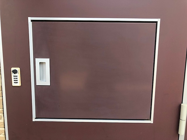 レオパレス城山 玄関