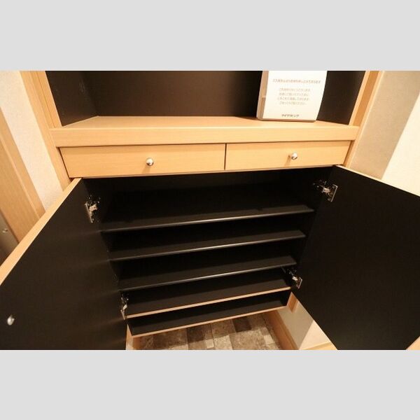 シェ・コパン102号室 シューズボックス