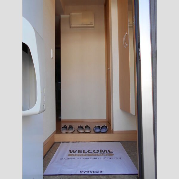 メゾン ド フォレ/メゾン ド フルール　メゾン ド フルール103号室 玄関