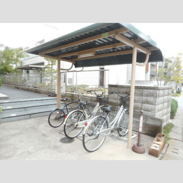 プランドール市川303号室 駐輪場