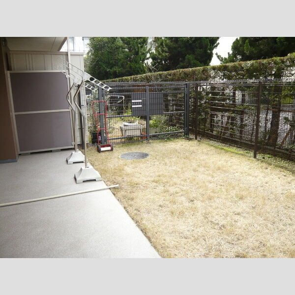 ハートビートベース横濱根岸101号室 専用庭