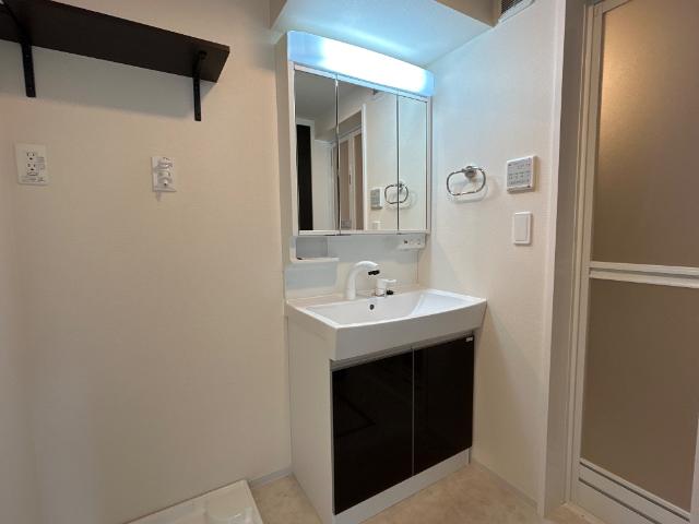 Luz solar(ルス　ソラール) 洗髪洗面化粧台