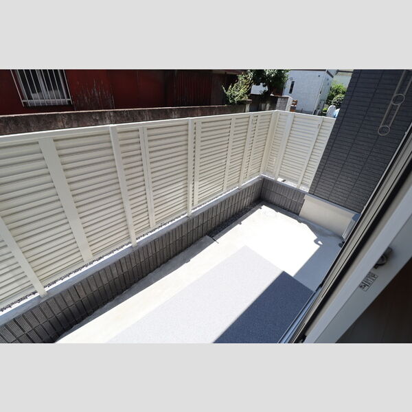 エスカレーズ103号室 専用庭