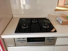 東八幡1丁目ヘーベル戸建 コンロは3口です
