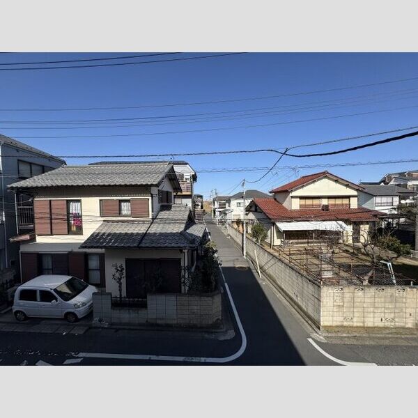 フレジア 北側眺望、奥に見えるのは江戸川の土手♪