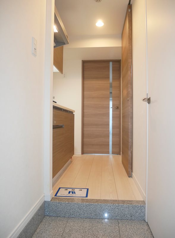 グランドコンシェルジュ大森本町Ⅰアジールコート6階 ※カラータイプ異なります。