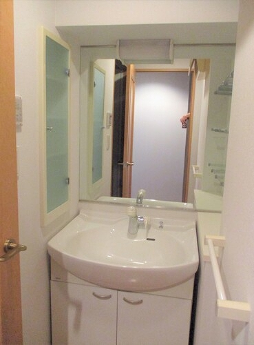 ルミエール池袋要町 洗面台　※内装後2018年11月撮影