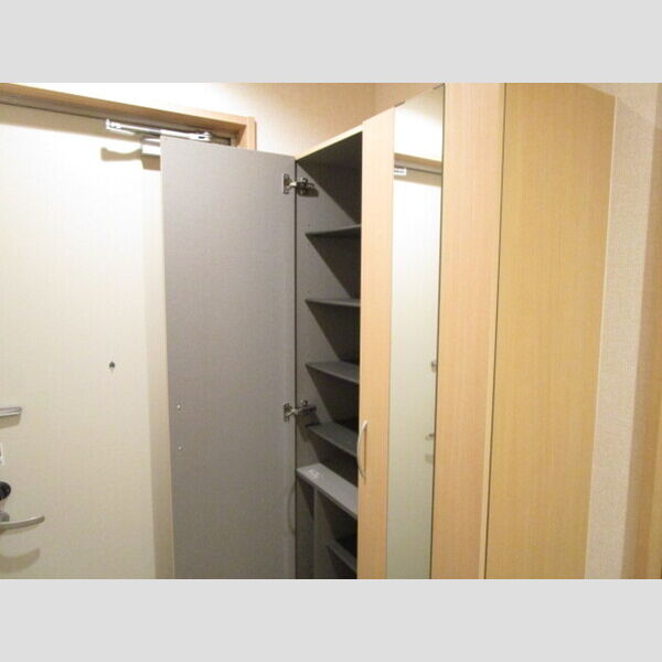 コンフォートⅠ202号室 トールシューズボックス