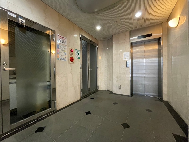 グリフィン横浜・ファーストステージ4階 エレベーターホール