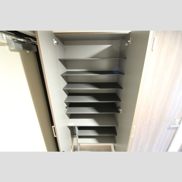 プログレンス能見台　B棟103号室 シューズボックス