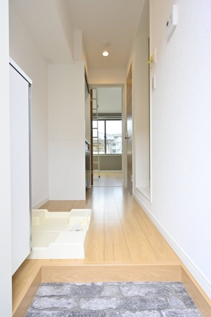 ロイド二子新地2階 玄関