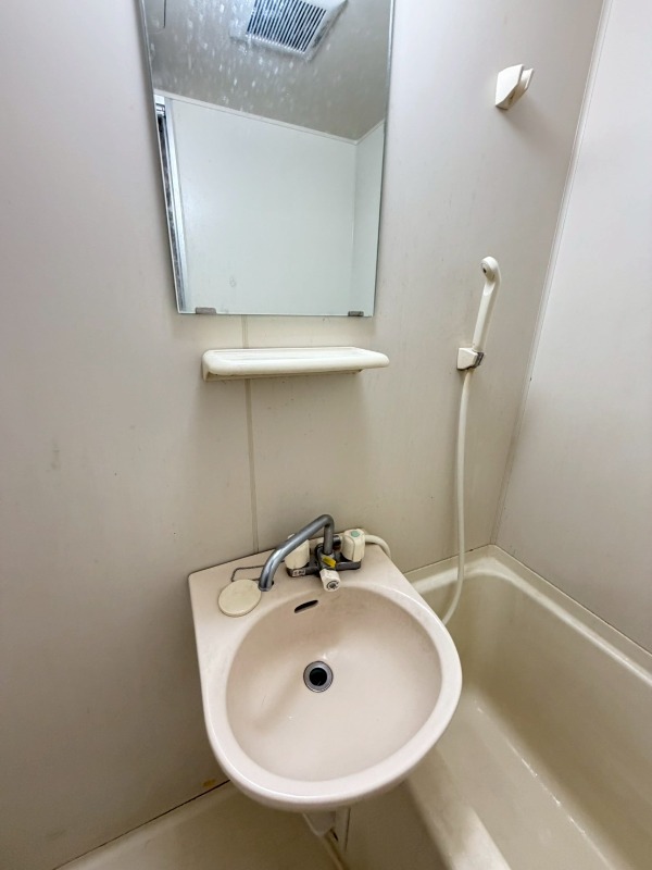 シャトルⅡ2階 別部屋の写真