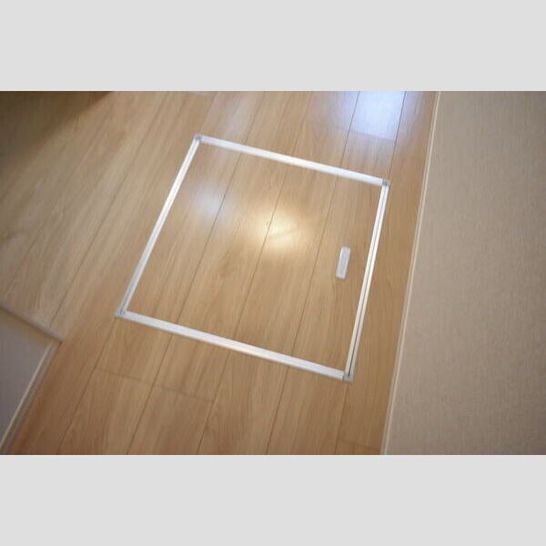 ハーヴェストWEST105号室 床下収納