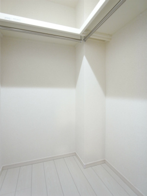 リブリ・根岸 CEREZO3階 収納