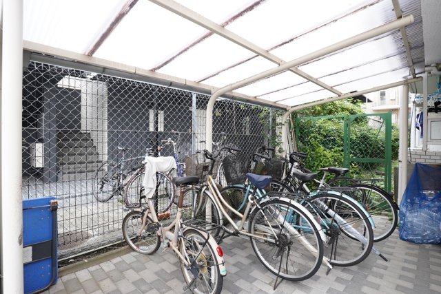 セントヒルズ上北沢2階 駐輪場