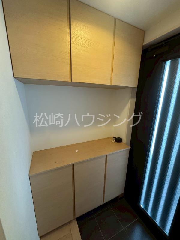 高円寺南5丁目戸建 玄関