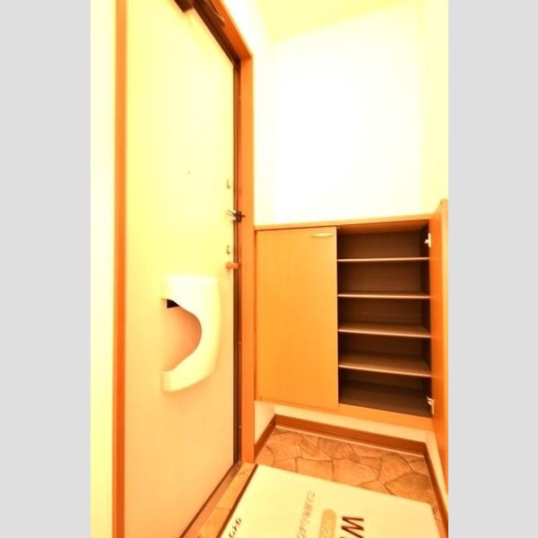 プリマベーラ・ユカ　A 玄関+シューズボックス