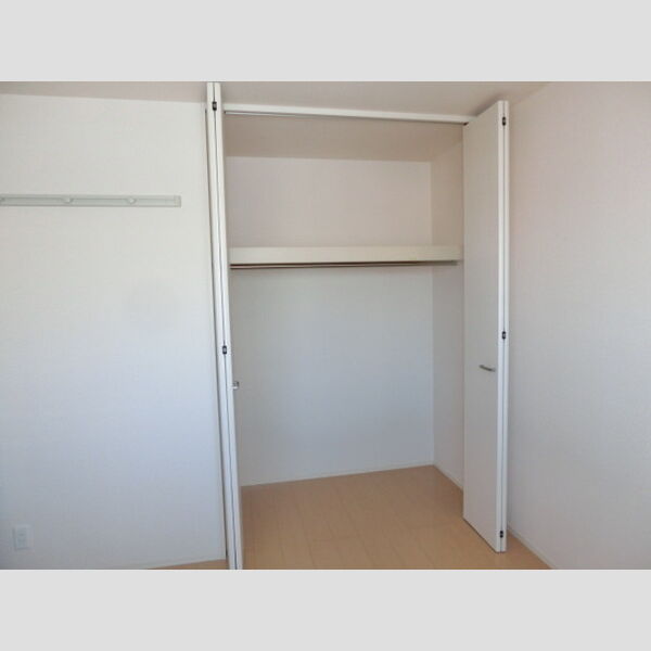 ルミナス203号室 クローゼット