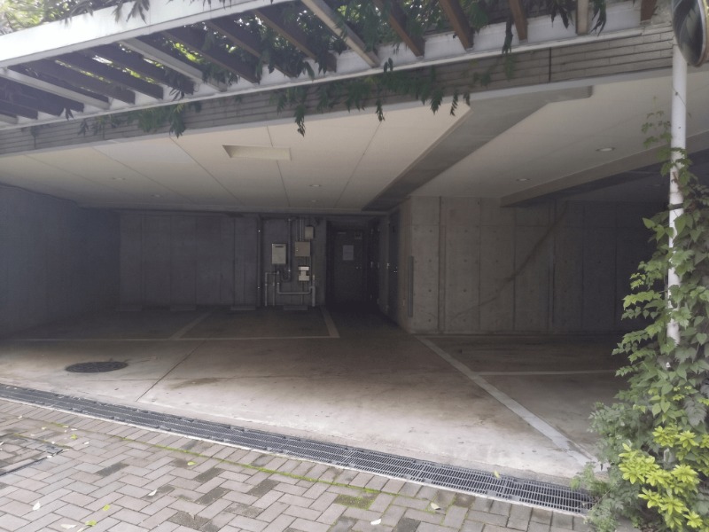 レジデンシャル・アート代々木公園5階 駐車場