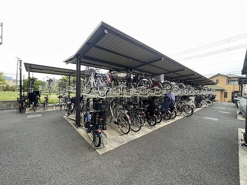 ライオンズクオーレ幕張マークスフォート 駐輪場