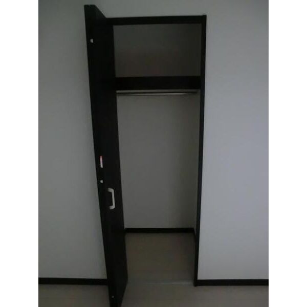 メゾン・ドゥ・フォレスト101号室 クローゼット