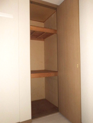 シャーロックホームズ横浜0103号室 収納