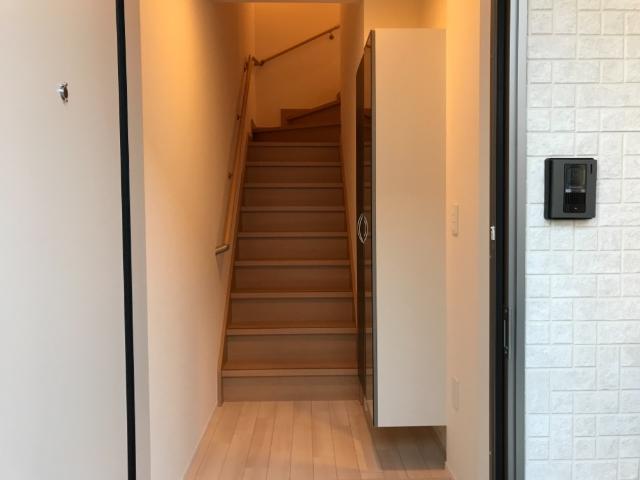 アベニュー仁戸名Ⅲ 玄関