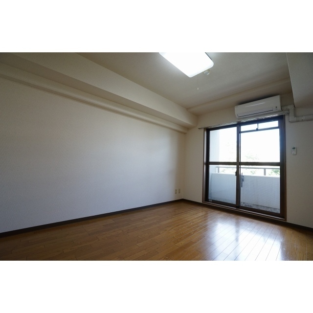 ヴィレッジ・イン・富士見丘0302号室 居室