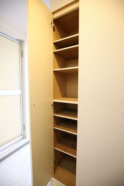 クリオ石川台壱番館2階 靴入