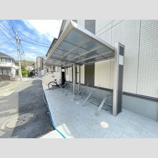 リヴェール金沢八景209号室 駐輪場