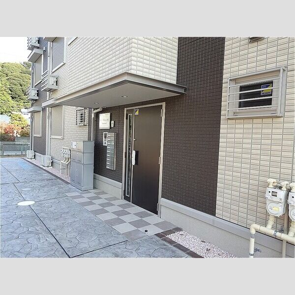 サンパティーク　E エントランス