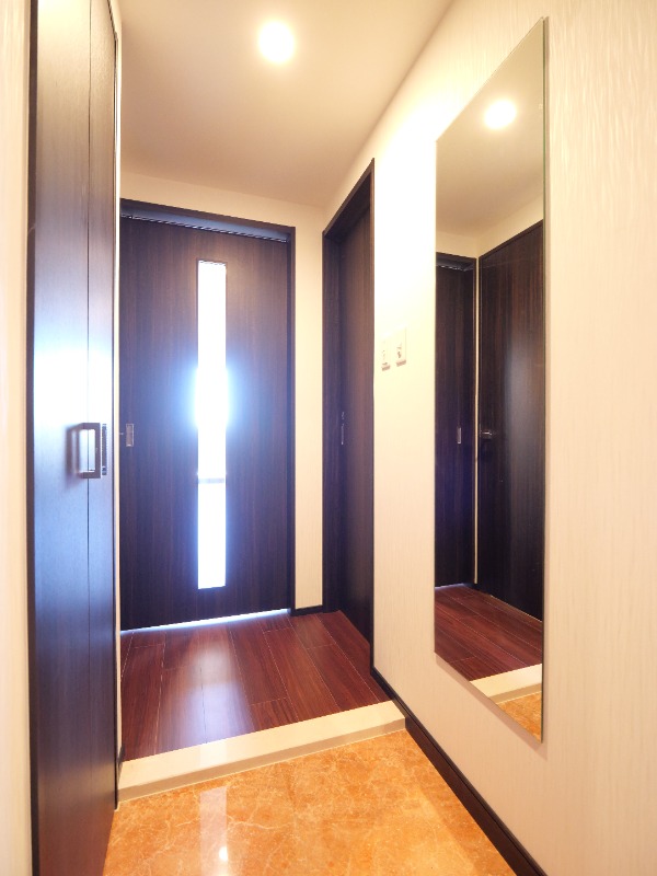 プレジオ川口ASIAN6階 玄関