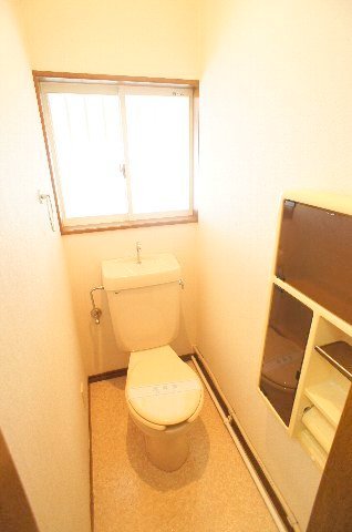 未貴ハイムＣ棟 窓付きトイレ♪