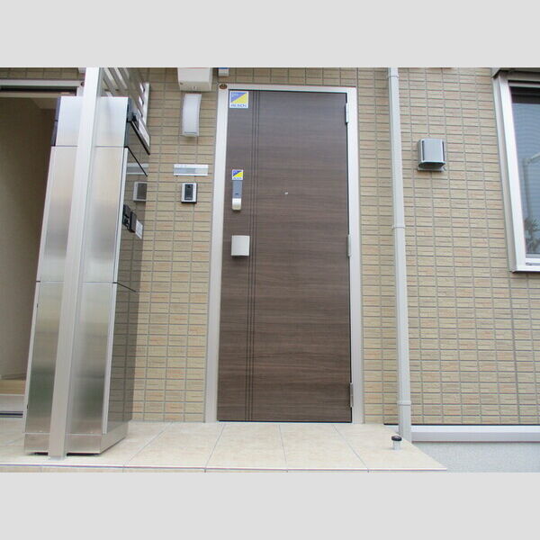 ロイヤルコート小倉 103(玄関)