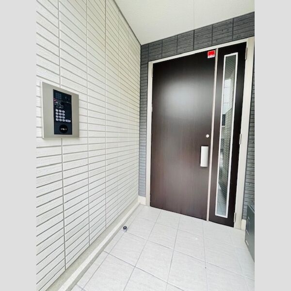 BrightsⅡ302号室 エントランス　オートロック