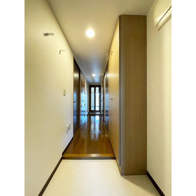 ルクレ川口イースト0201号室 玄関