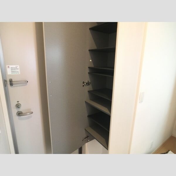 中澤ビル シューズボックスです♪