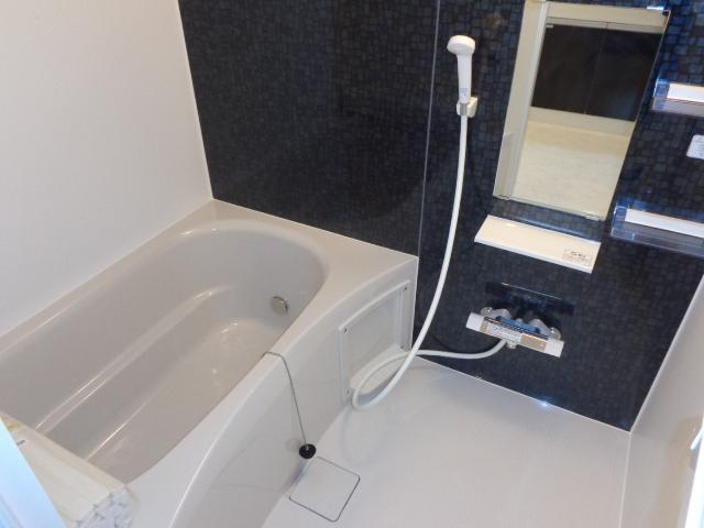 メゾン　ラ　ティーダ（maison la teada）00103号室 バス