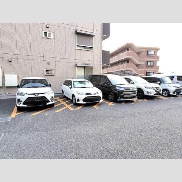 ビオレータ103号室 駐車場
