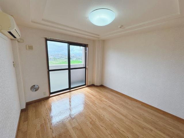 ラ・カーサおゆみⅡ 洋室